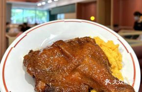 Swiss Sauce Chicken Leg with Instant Noodles and Soft Egg Stir-fry