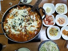 -亲昵春川鸡排(韩国美食街店)
