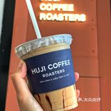 市中心的转角咖啡店 巴掌大但是很显眼‼️