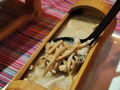 -香巴拉云南餐厅(华莱坞店)