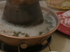 -洞庭洲·防空洞火锅·烧烤·铜锅涮肉(新百广场店)