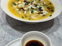 金汤酸菜鱼-聚丰园•湖鲜餐厅(阿红私房菜梅石路店)