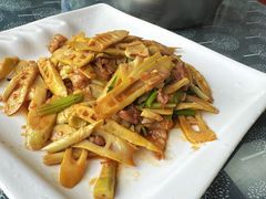 -溪畔如家土菜馆