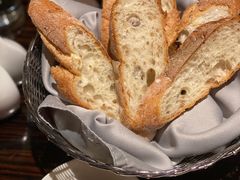 餐前面包-上海东方佘山翰悦阁酒店·Vie全日制餐厅