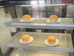 面包甜点陈列柜-椰小咖(亚龙湾东榕美食广场店)