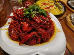 麻辣小龙虾-老东镇啤酒屋海鲜加工·蒸汽海鲜·海鲜烧烤(台东店)