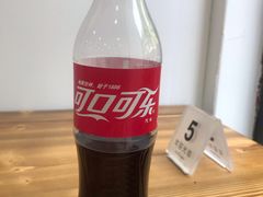 可口可乐-何记酿皮店(西流湾店)