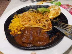 -汤姆家的牛排意面披萨(新城市广场店)
