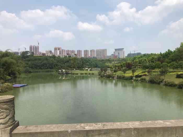 重庆工商职业学院(合川校区)-"周末的时候过来考试银行从业资格证从
