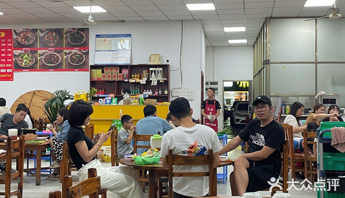 古龙峡黄腾峡旅游途经必吃｜炭炉鸡煲指南！