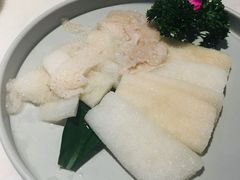 竹荪一家亲例-煲宫猪肚鸡(晶品店)