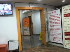 -虹桥河滨花园会所游泳馆