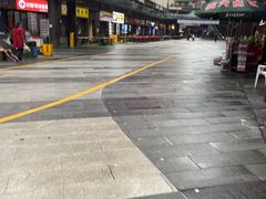 -欧辰国际酒店(重庆欢乐谷轻轨站店)