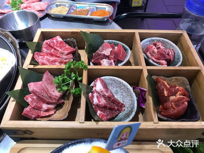 玄希浪漫厨房·韩料烤肉(湖滨银泰in77店)六宫格黑牛图片