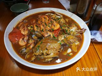 其中海鲜新鲜，蟹也比较壮