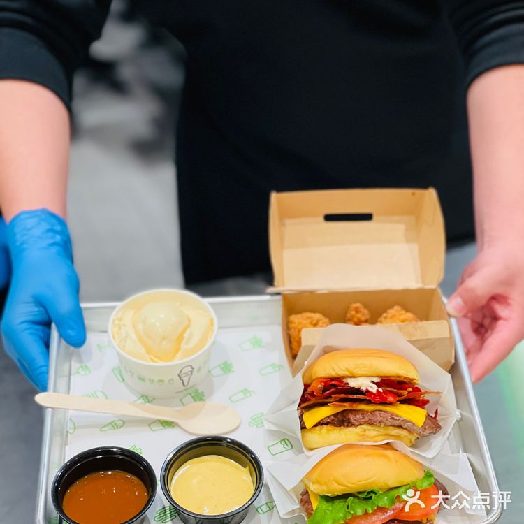 上海第7家Shake Shack 开业啦‼️