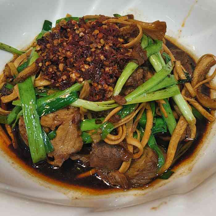 打分 热卤刘,吃到捆鸡了,但也没吃出来到底是啥肉,有点先