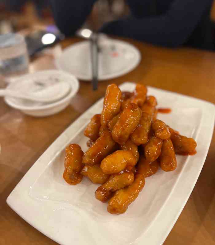 赵家楼饭店餐厅"性价比很高.这家饭店不会配发免费的茶水.