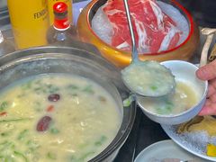 -牛牛和牛海鲜粥底火锅(长虹国际城店)