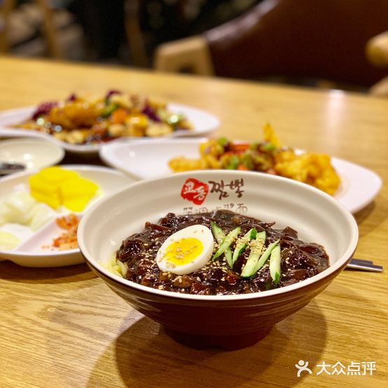 笑洞炸酱面교동짬뽕(阜城路总店)