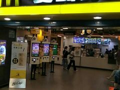 门面-麦当劳(中山公园龙之梦店)