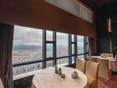 -景月阁空中食府(希尔顿酒店)