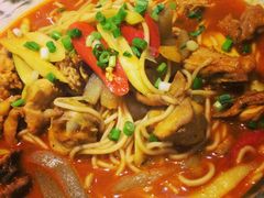 笋尖香麻鸡拌面-十面欢腾·海鲜面·台式Bistro(长乐路店)