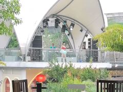 -茅草房·河畔园林火锅