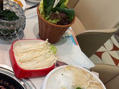-洪氏嗨捞·广东猪肚鸡·椰子鸡火锅(西咸万象城店)
