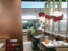 -洪氏嗨捞·广东猪肚鸡·椰子鸡火锅(西咸万象城店)