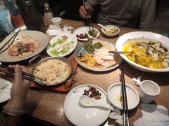 -宽鲜锅贴家常菜(永旺东部购物中心香港中路店)