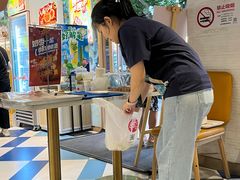 -85度C(生甜甜圈研究工坊·上海松江人民北路店)