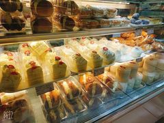 -白玉兰食品甜凤店(合生汇店)