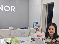 -荣耀授权专卖店(黄浦浙江中路店)