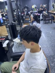 -藤野造型专业烫染接发