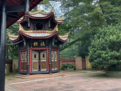 -峨眉山报国寺