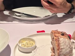 餐前面包黄油-壳里西餐厅Coquille Seafood Bistro(蒙自路店)