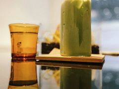 抹茶拿铁-YECLIP COFFEE黄色回形针咖啡