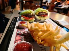 -The Habit Burger Grill 哈比特汉堡(复兴soho店)