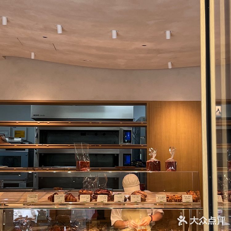 🍞封神‼️‼️‼️武定路掌管碱水吐司的神‼️