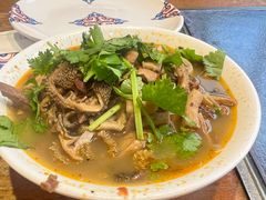 -蒙亨·阿木图赛(乌兰察布天恒广场店)
