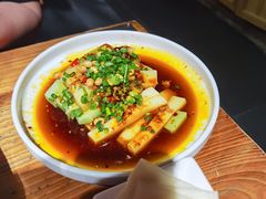 -野山舂·贵州现舂酸汤火锅(鸿通城店)