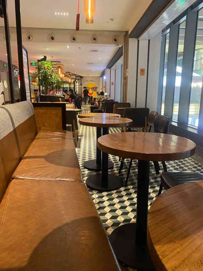 摩卡站moka bros(西单大悦城店)-"春节假期来西单是错误,赶上情人节是