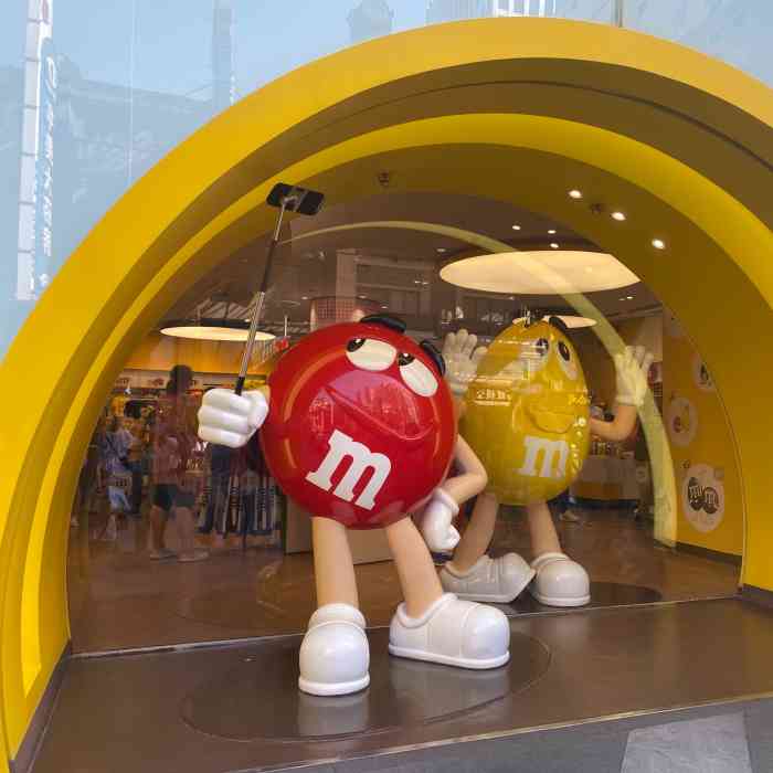 m豆巧克力世界(上海世茂广场店)-"因为是服务的客户,所以一开张就马上