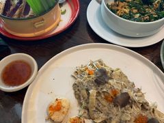 -Chom Cafe and Restaurant