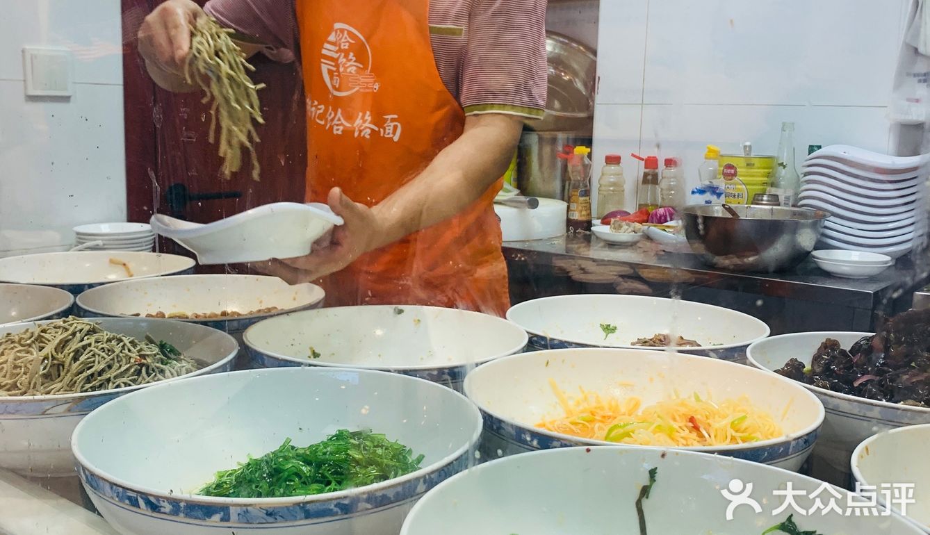 这家面馆高朋满座，原来就因为这个……