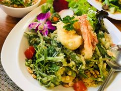 -Chom Cafe and Restaurant