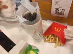 -麦当劳(上海虹桥站30B检票口楼上)