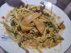 -老码头黑皮肘子锅包肉(赣水路店)
