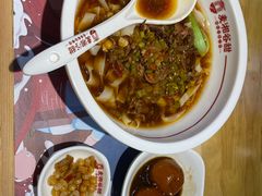 -呷佬·长沙手工米粉(金沙江路店)